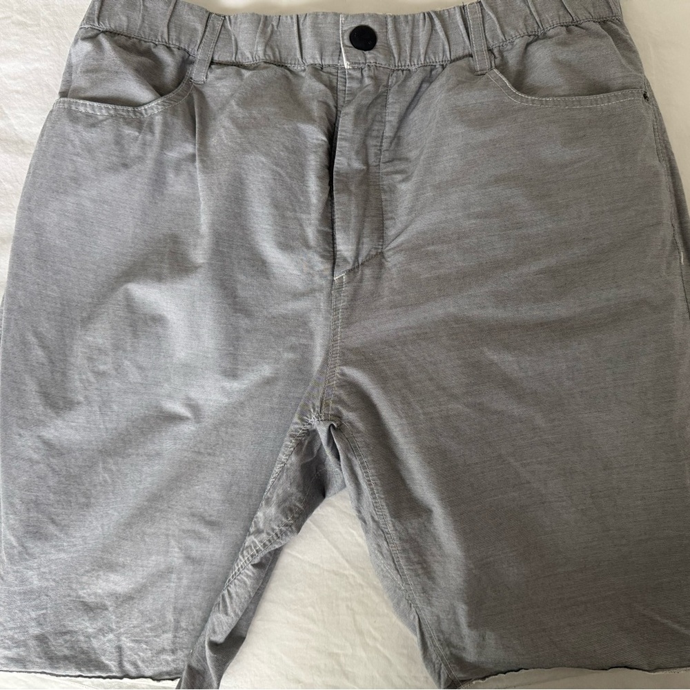 Men's Casual Reversible Gray/White Elastic-Waist Shorts